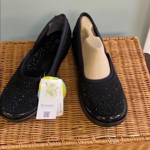 Ladies Bzees black sequin comfort shoe